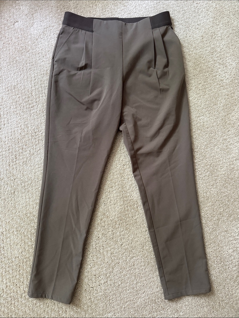 Garnet Hill | Women's Pleated Active Trouser Pant in Taupe | Size M